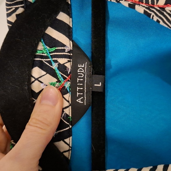 Attitude Women's Graphic/Monochrome Embroidered Patterned Jacket (Size L) - Picture 2 of 10